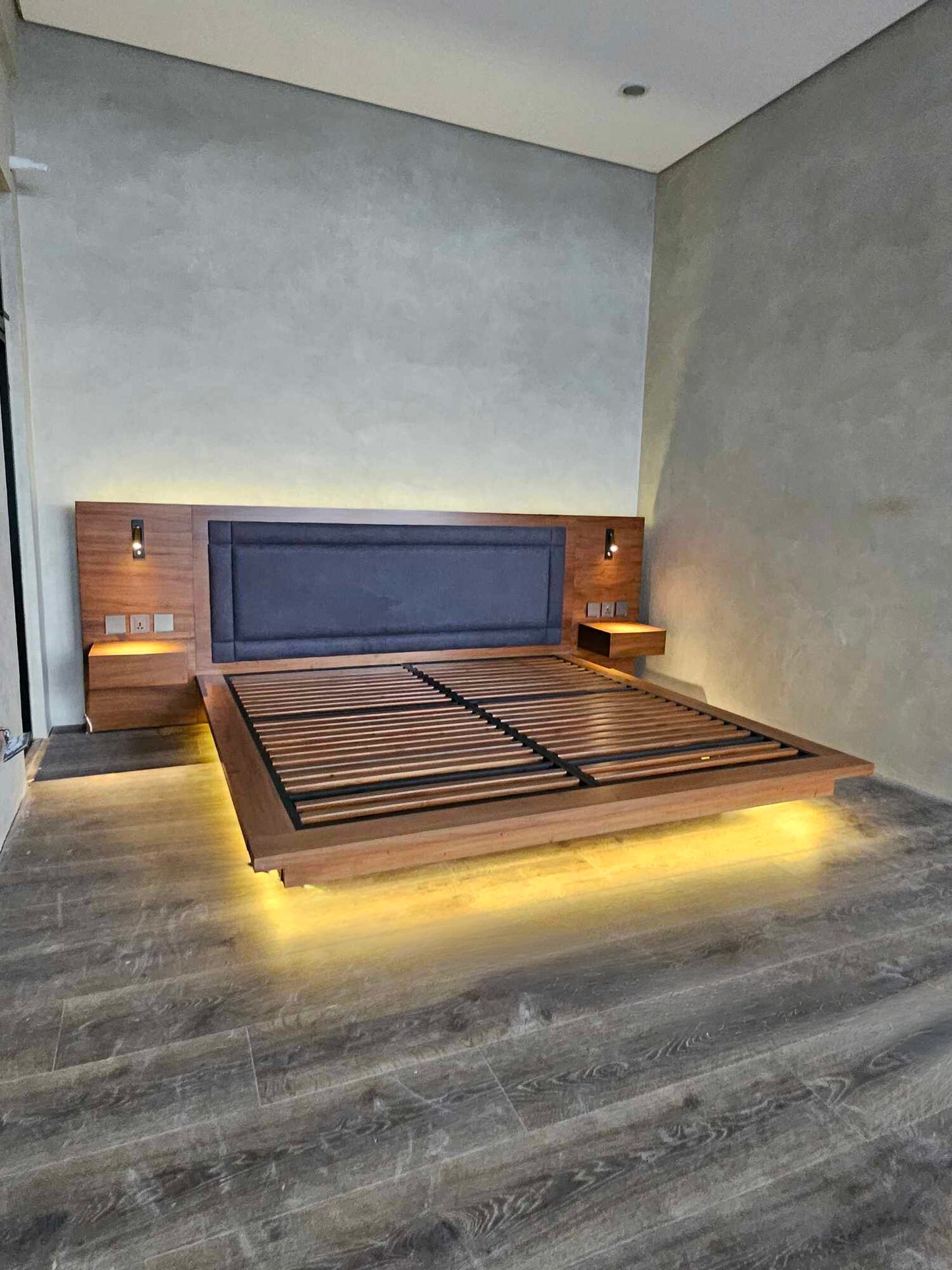AUGUSTUS EXECUTIVE BED FRAME