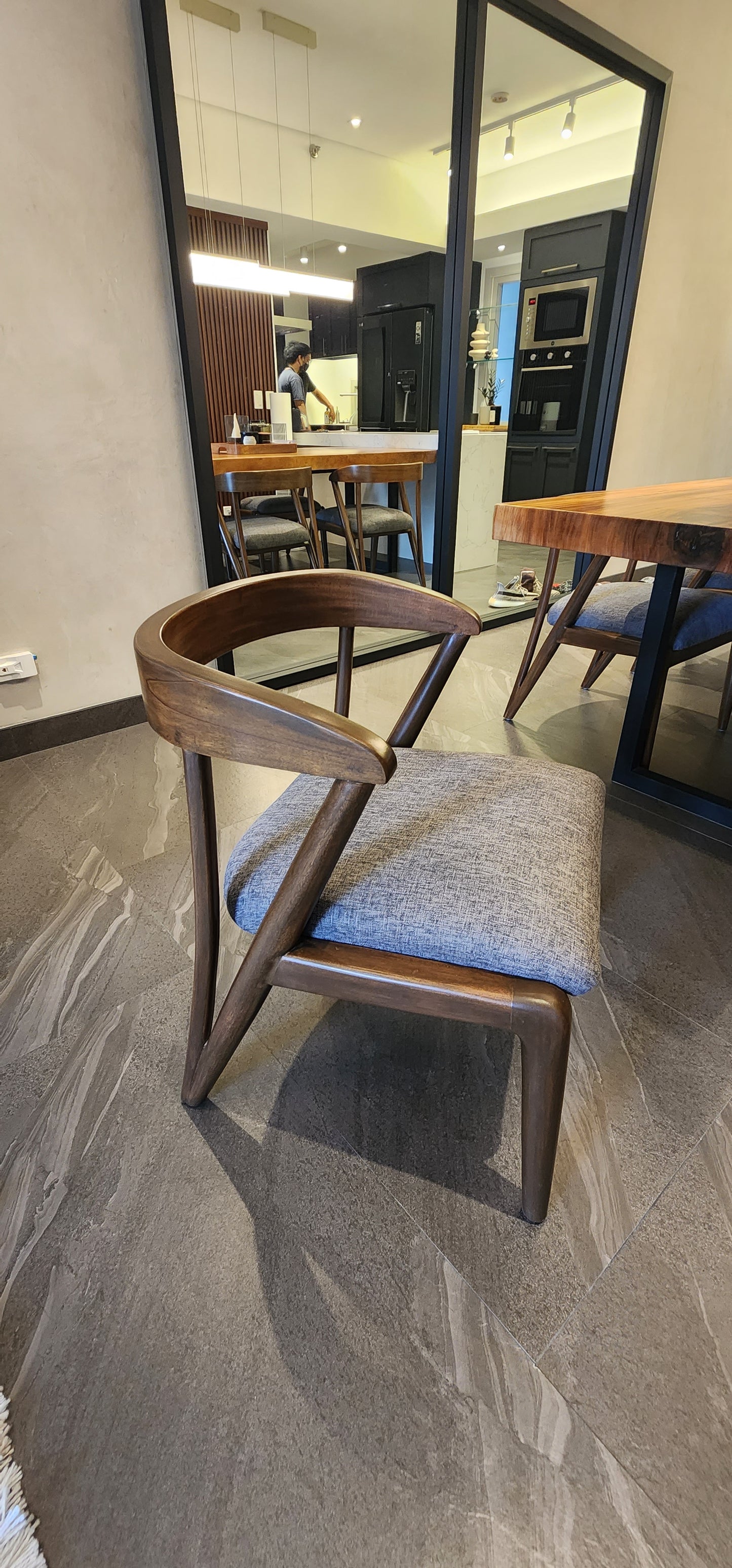 CHANDUX DINING CHAIR