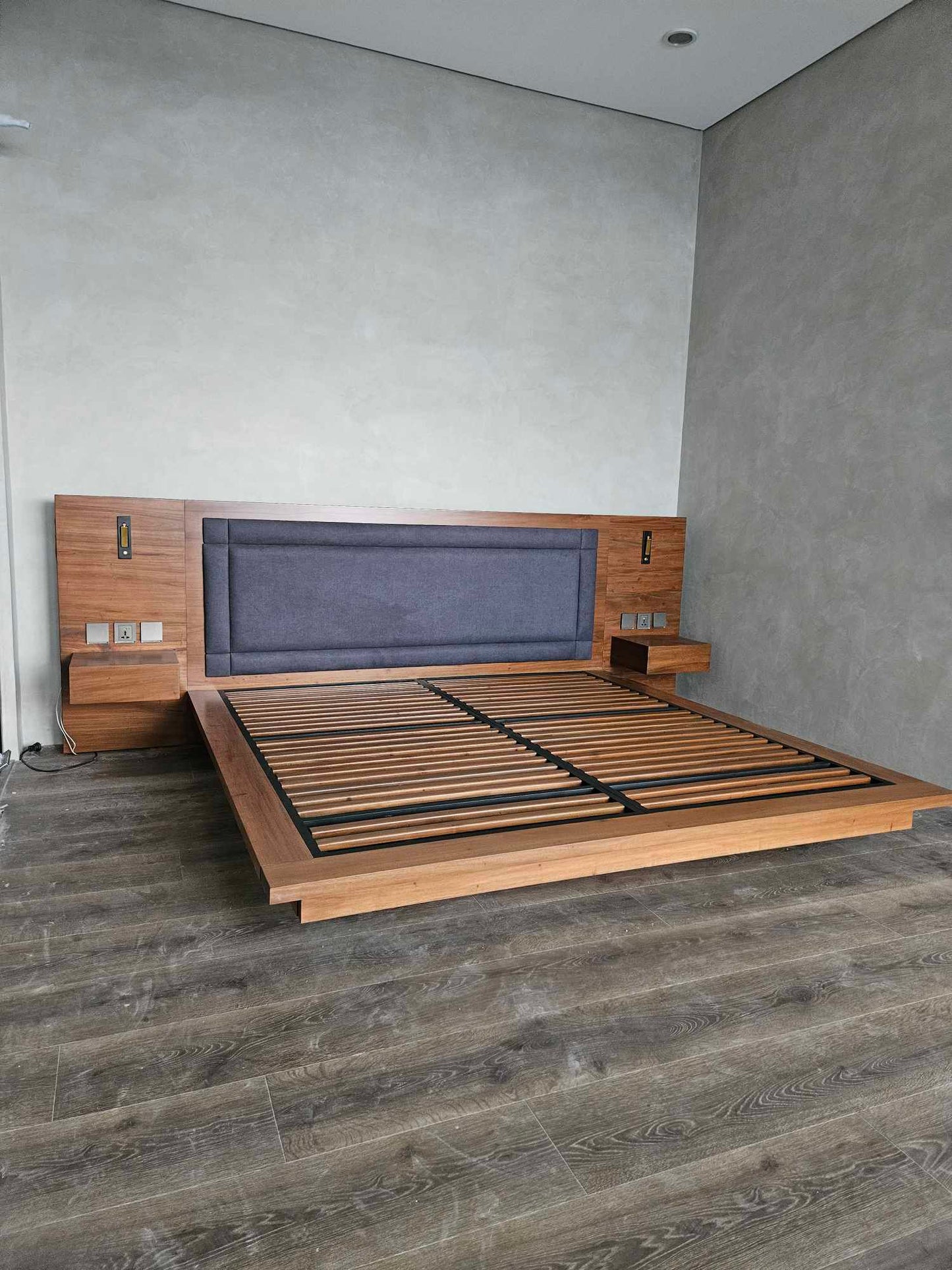 AUGUSTUS EXECUTIVE BED FRAME