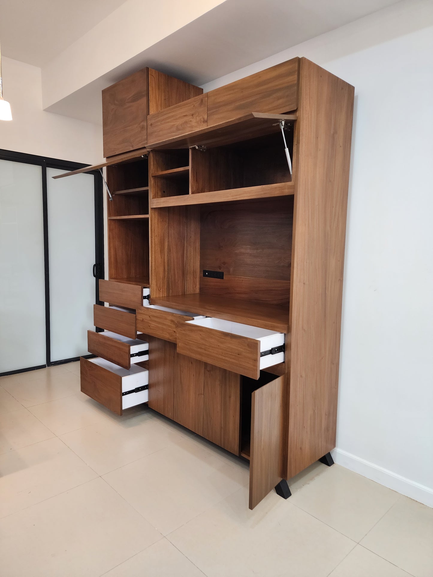 LUCIO BUTLER CABINET
