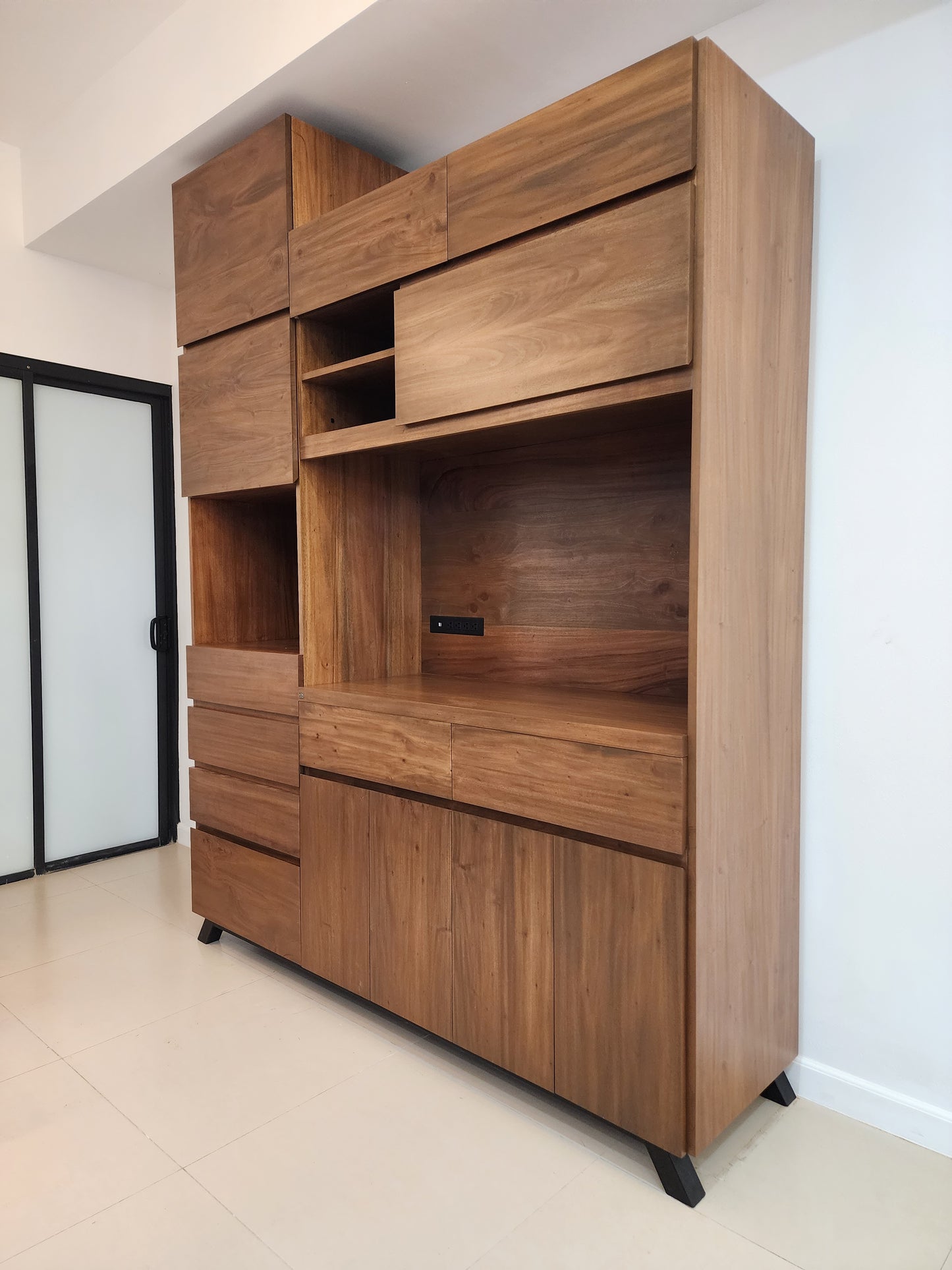 LUCIO BUTLER CABINET