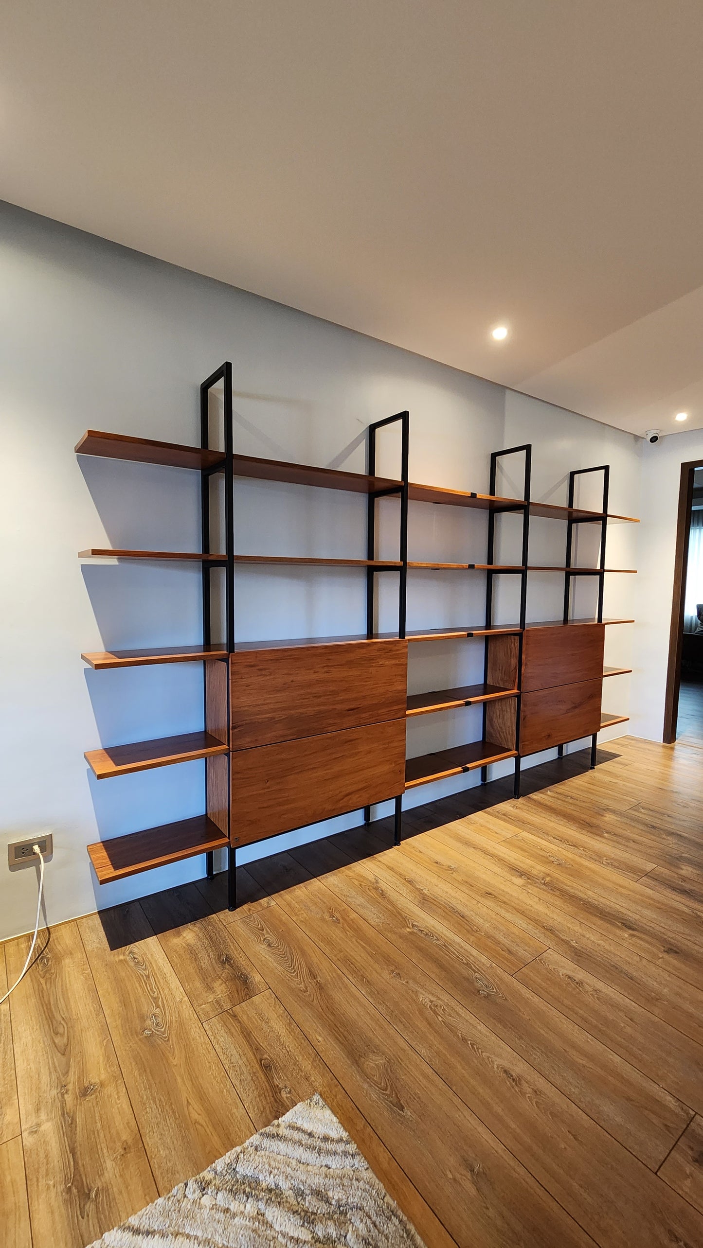 SAMONTE WALL SHELVING