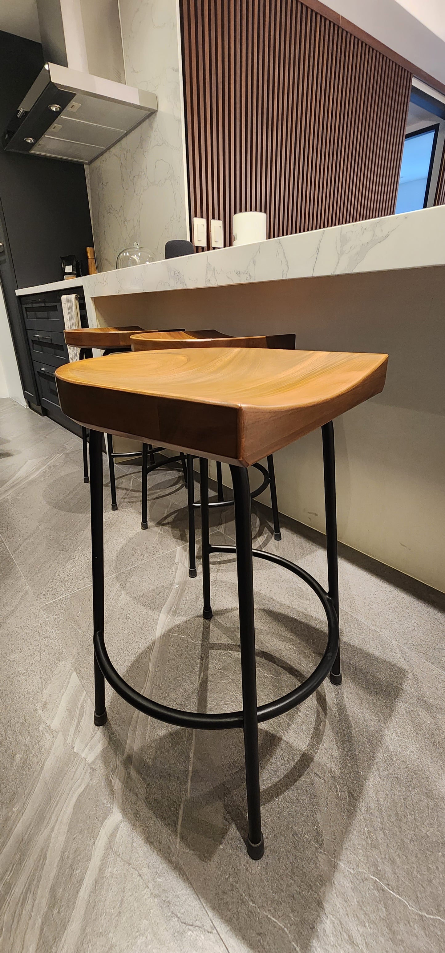 BORDEAUX BAR STOOL