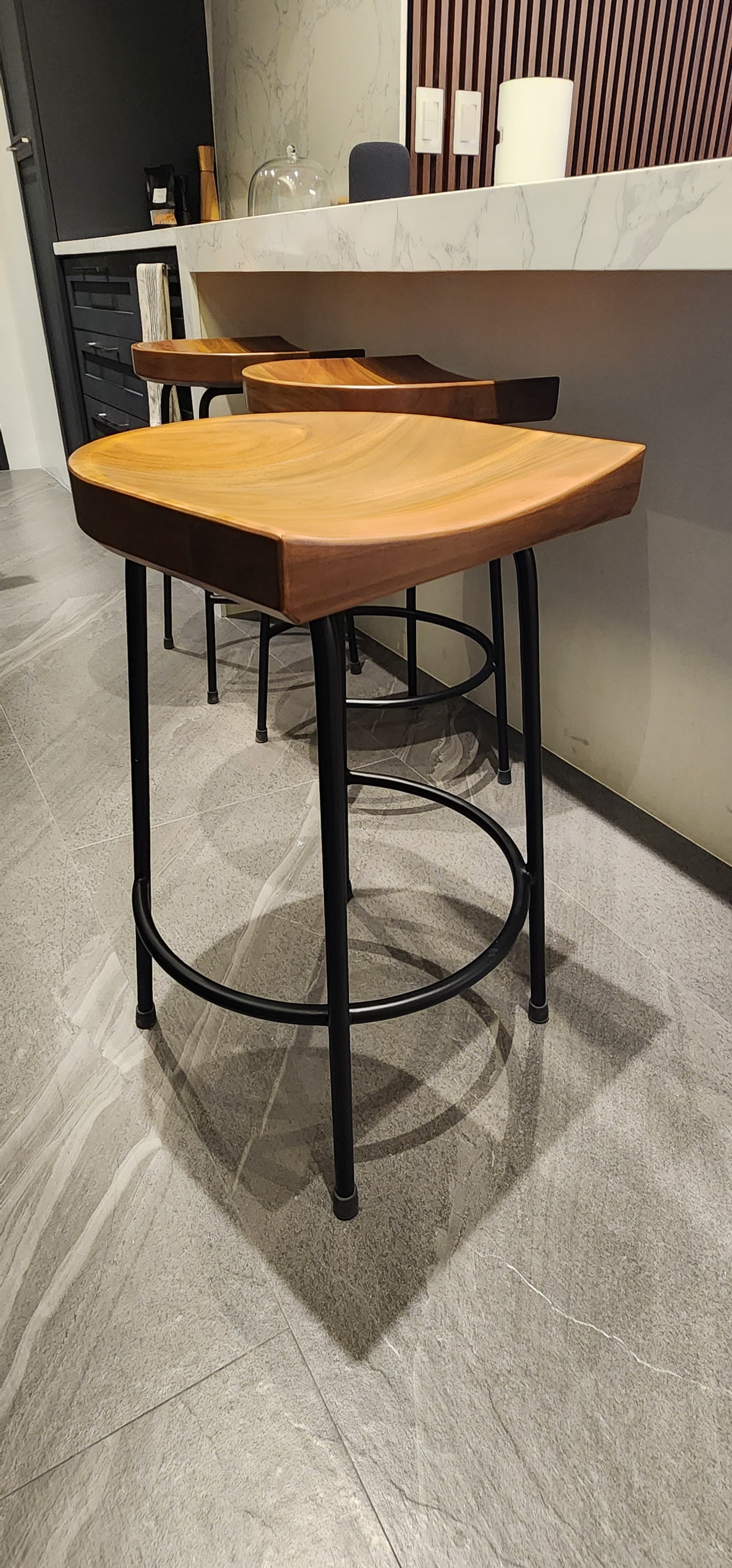 BORDEAUX BAR STOOL