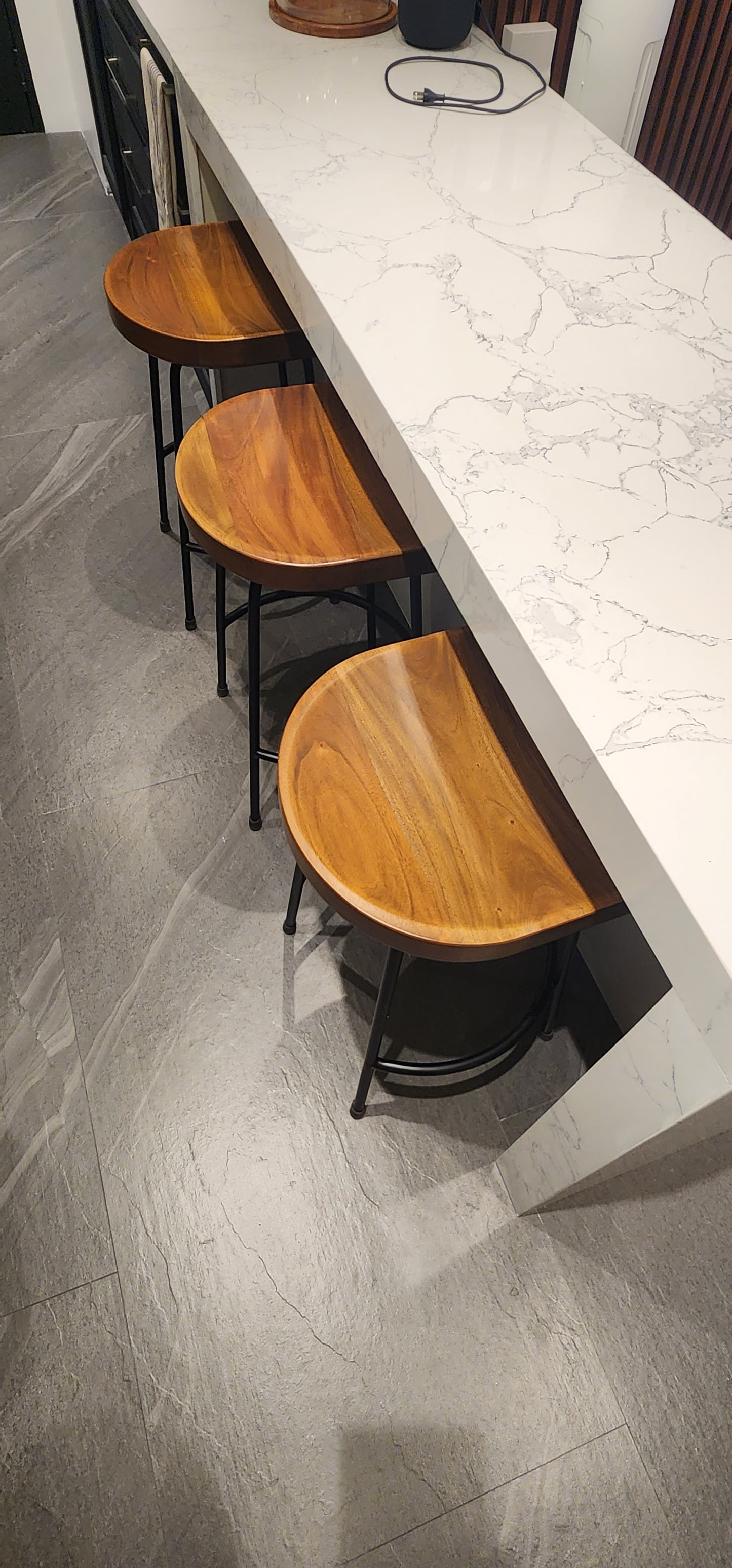 BORDEAUX BAR STOOL