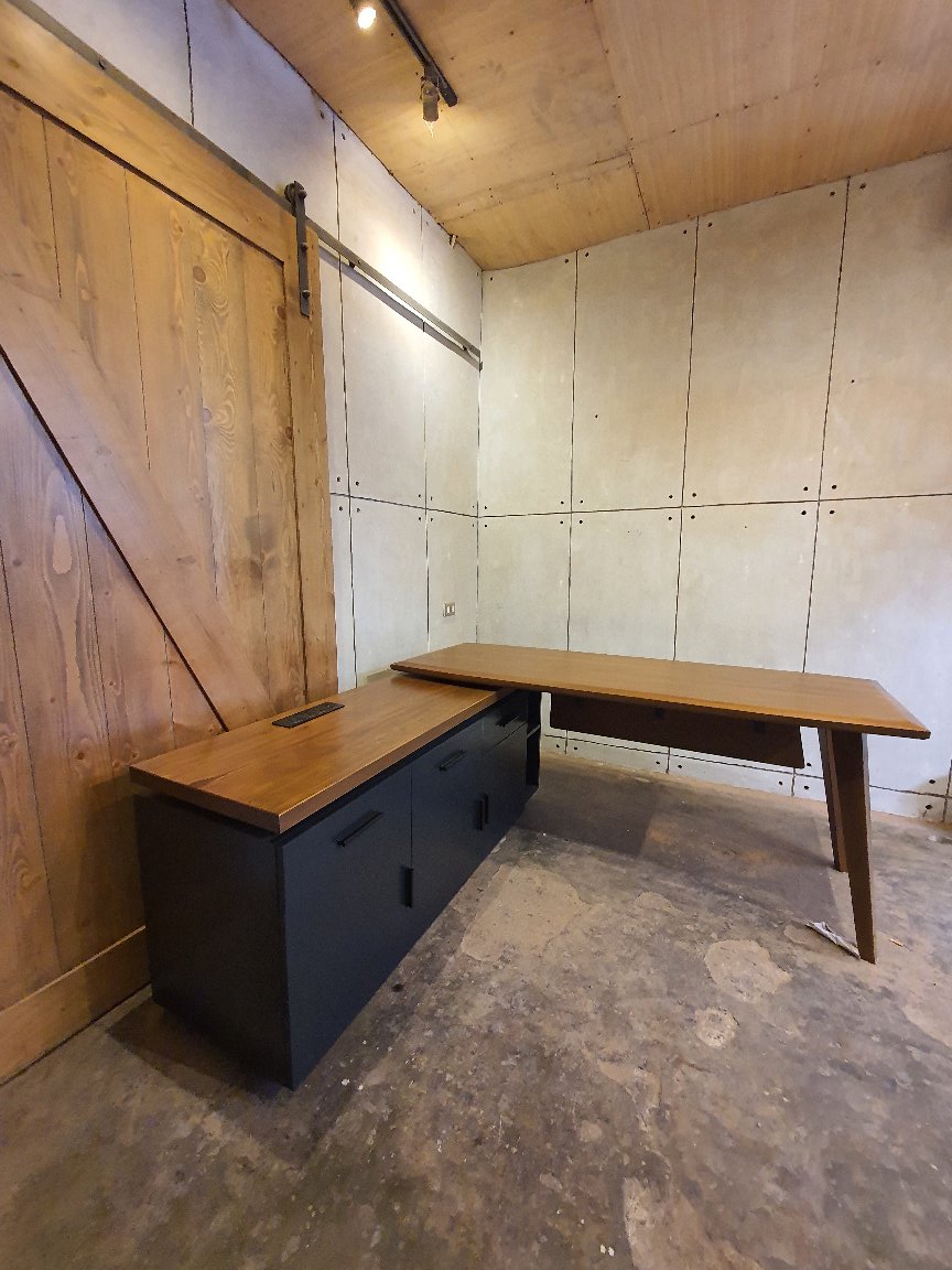 SERGIO EXECUTIVE DESK WITH DRAWERS AND CABINET WING