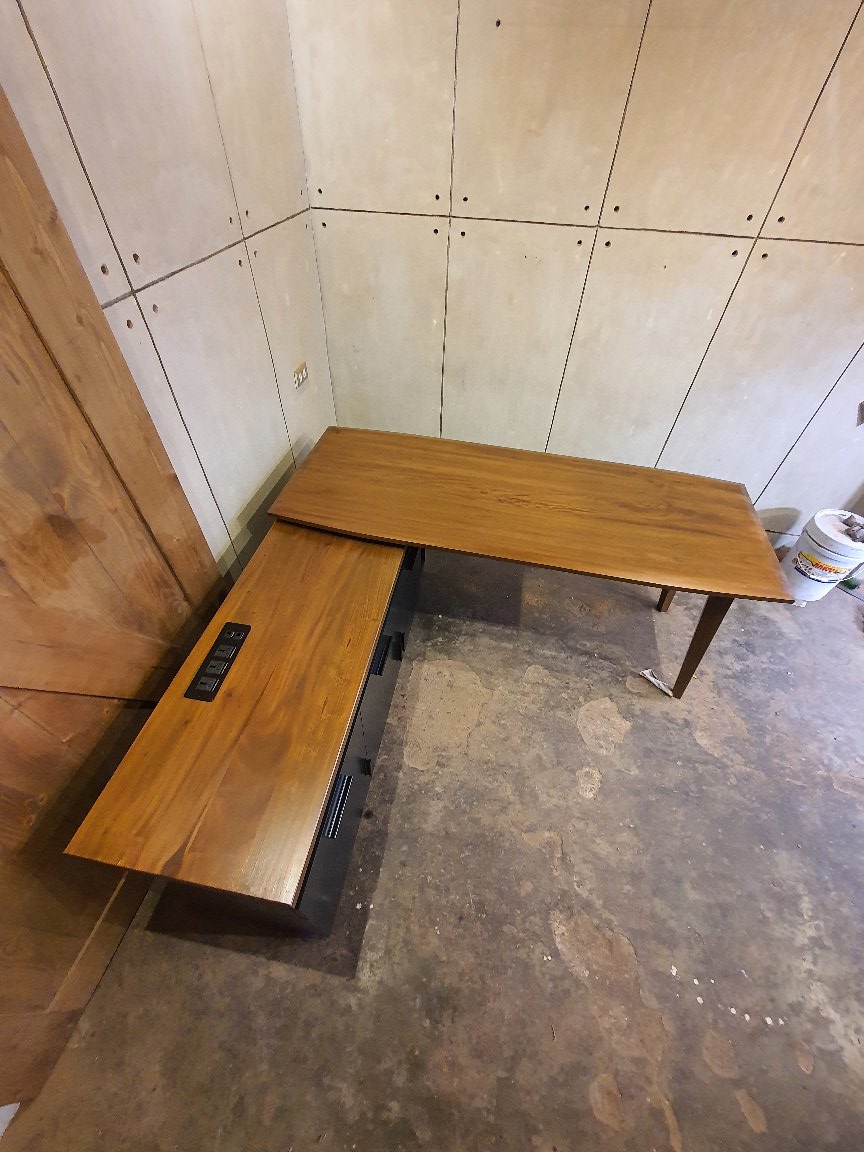 SERGIO EXECUTIVE DESK WITH DRAWERS AND CABINET WING
