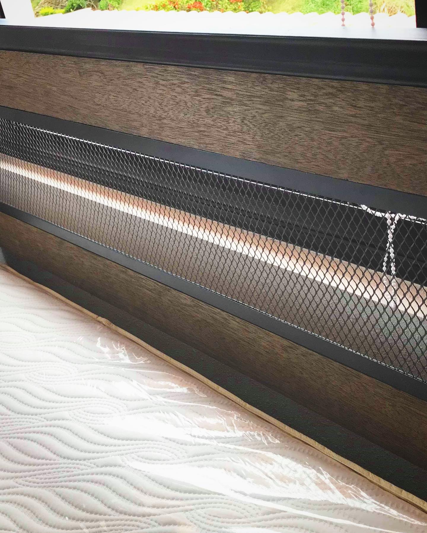 BUENAVENTURA UNO INDUSTRIAL BED FRAME