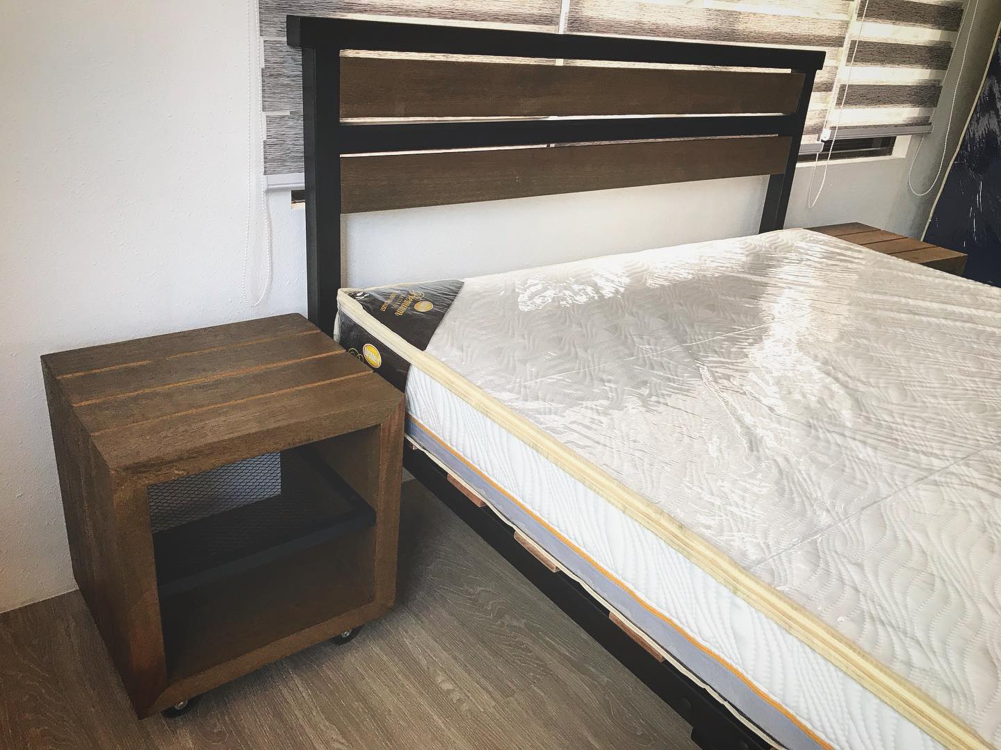 BUENAVENTURA TRES INDUSTRIAL BED FRAME