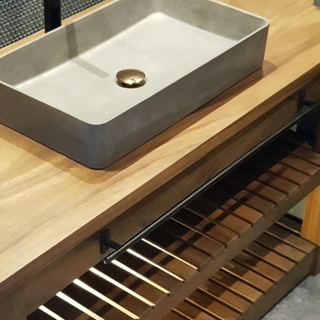 CAROLYN INDUSTRIAL LAVATORY WITH SHELVING