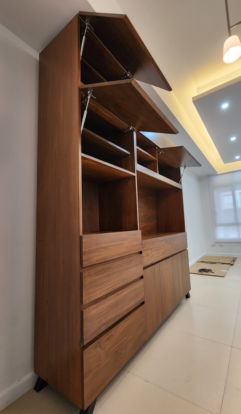 LUCIO BUTLER CABINET