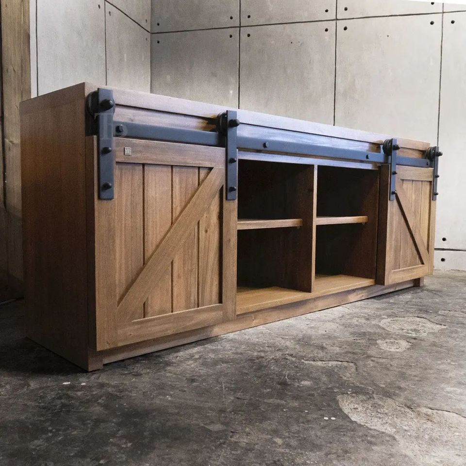 GUILSON INDUSTRIAL CONSOLE WITH BARN DOOR