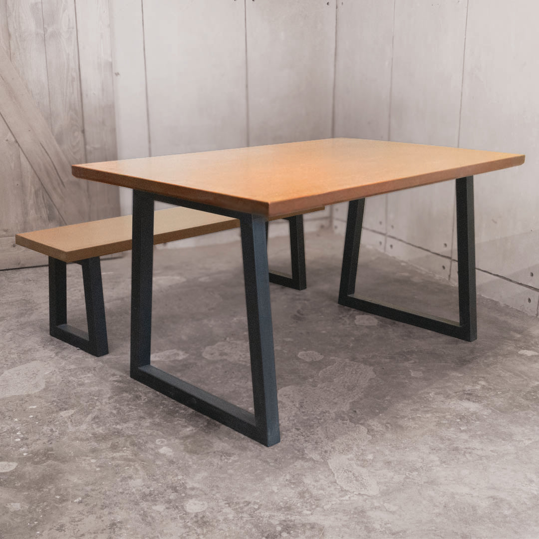 NIGELLA DINING TABLE