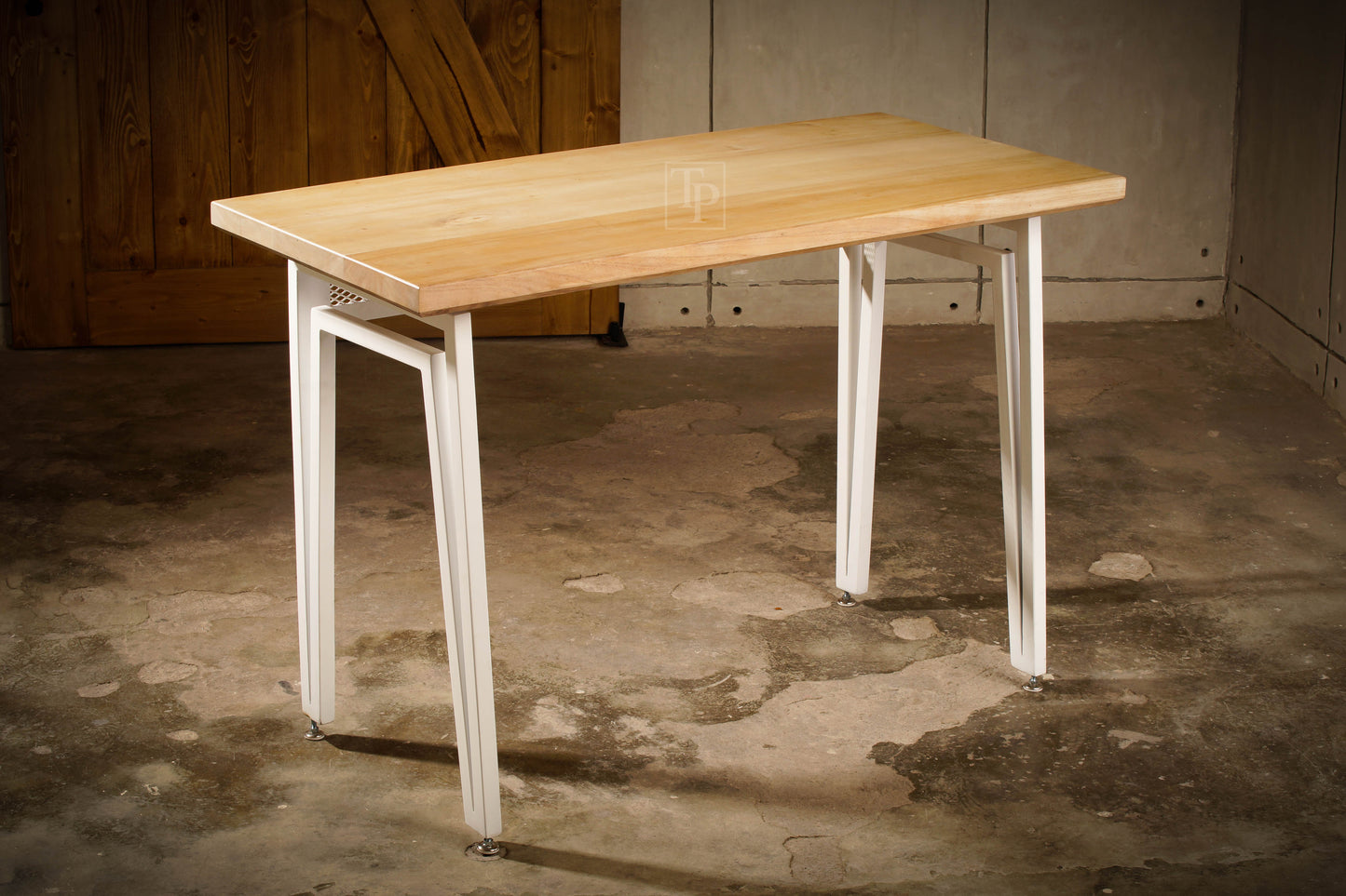OAKMONT DESK