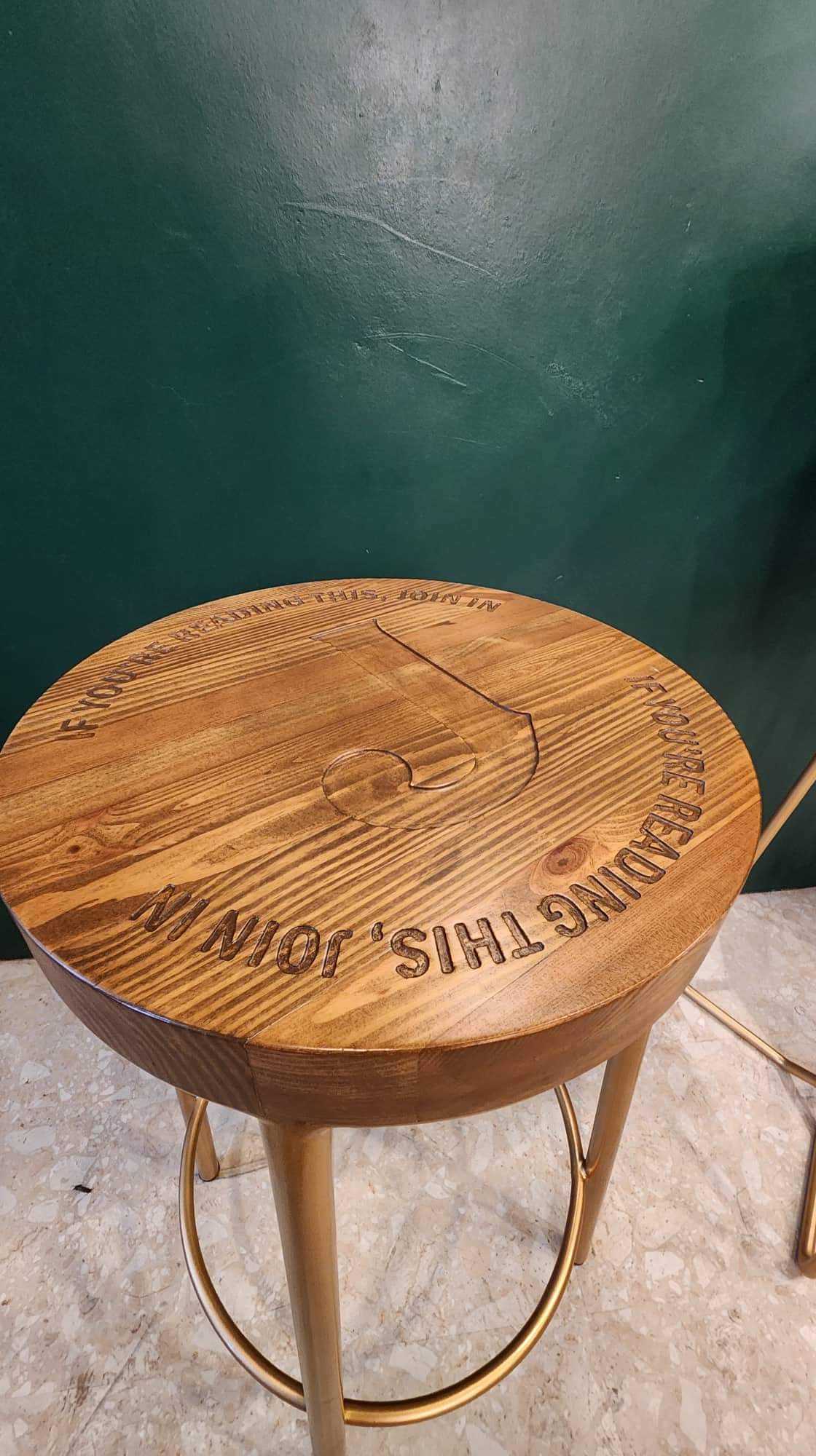 ROUND HIGH BAR STOOL