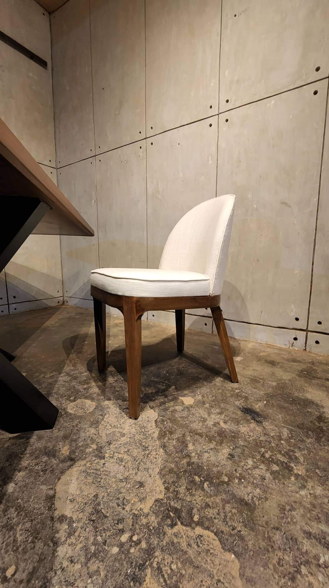 IZA DINING CHAIR