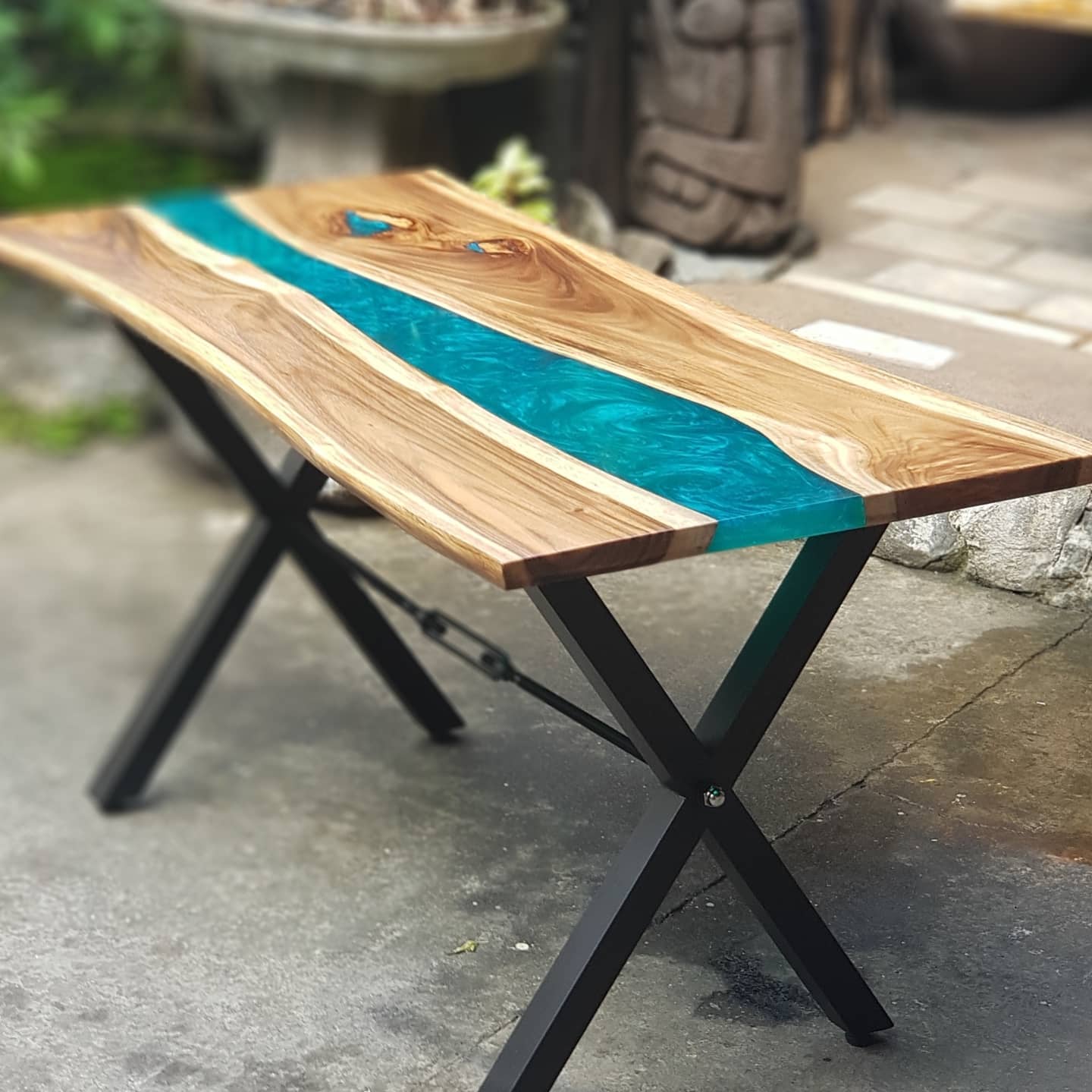 SAMANTHA 6-SEATER RIVER RESIN DINING TABLE
