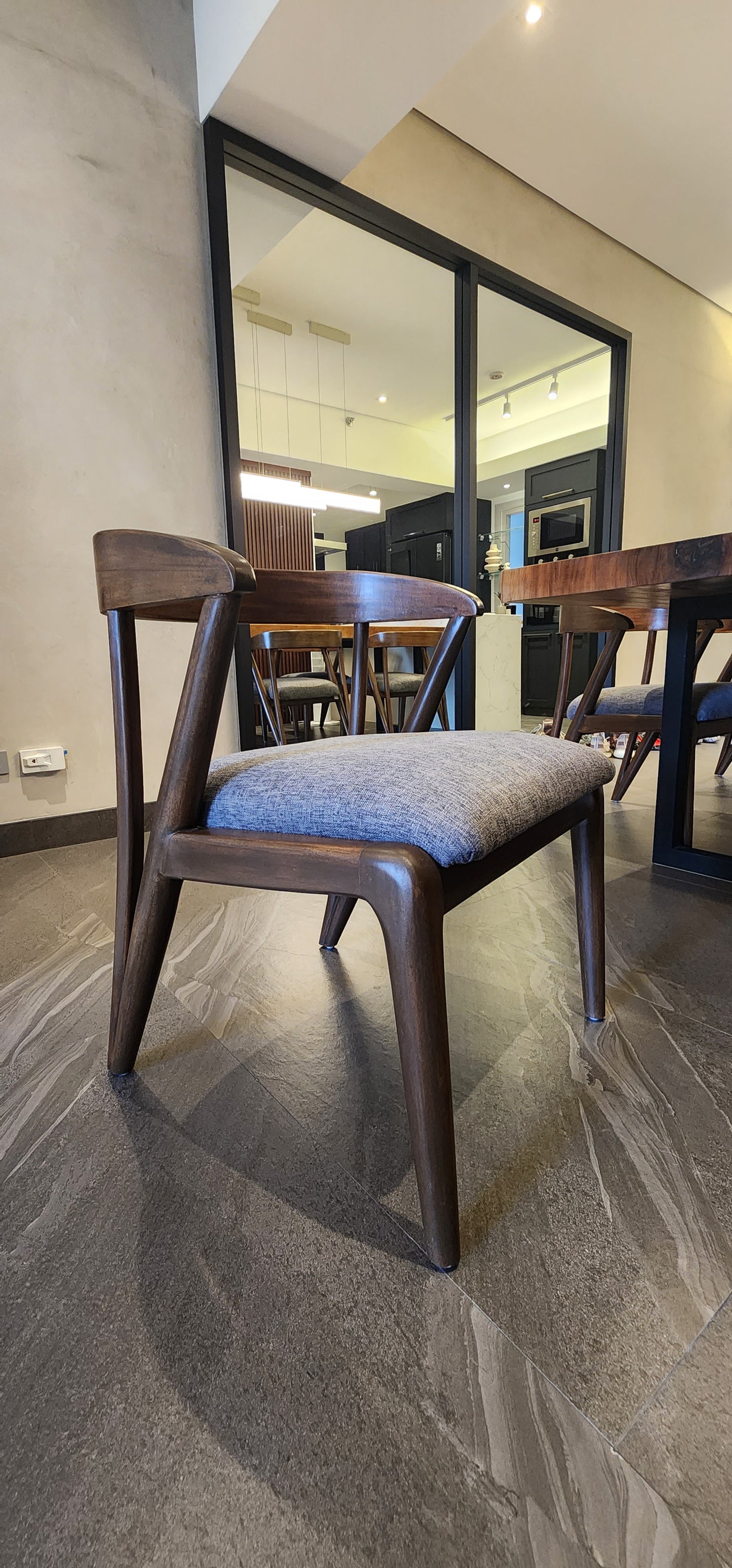 CHANDUX DINING CHAIR