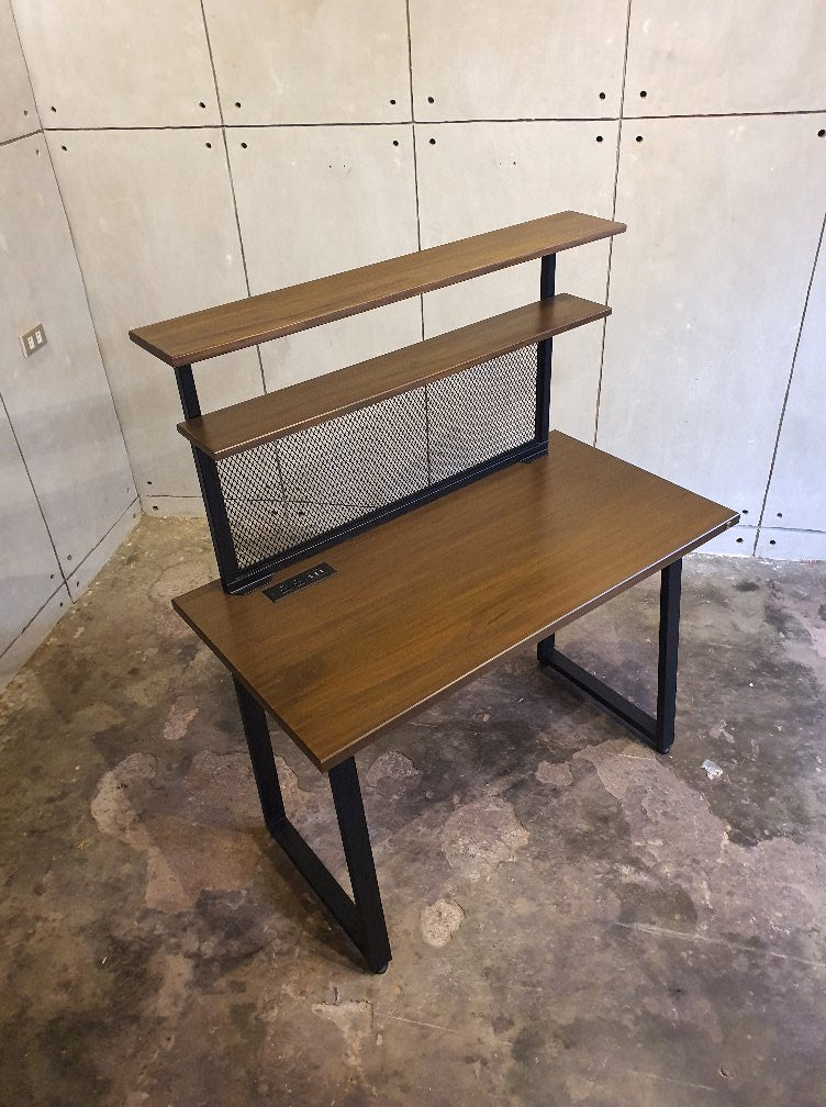 DALLAS DESK WITH DIVIDER MESH AND SHELVING