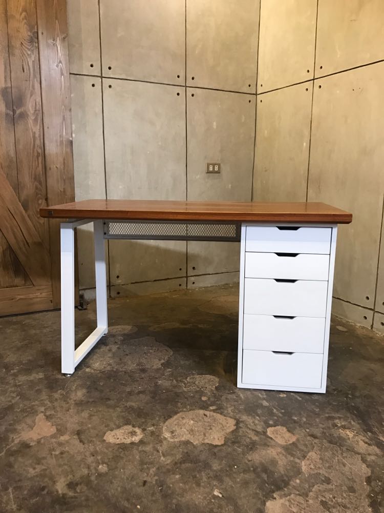 DALLAS DESK WITH 5-DRAWERS PEDESTAL